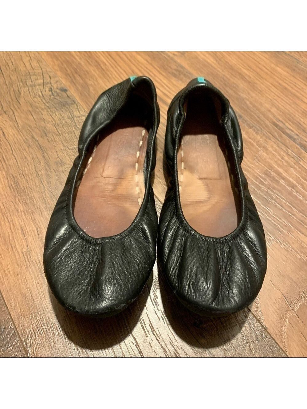 𝅺tieks black leather ballet flats. Size 8